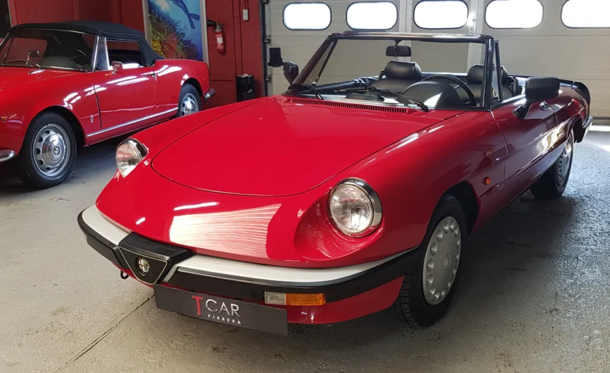 Alfa Romeo Spider Duetto