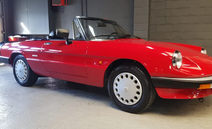 Alfa Romeo Spider Duetto