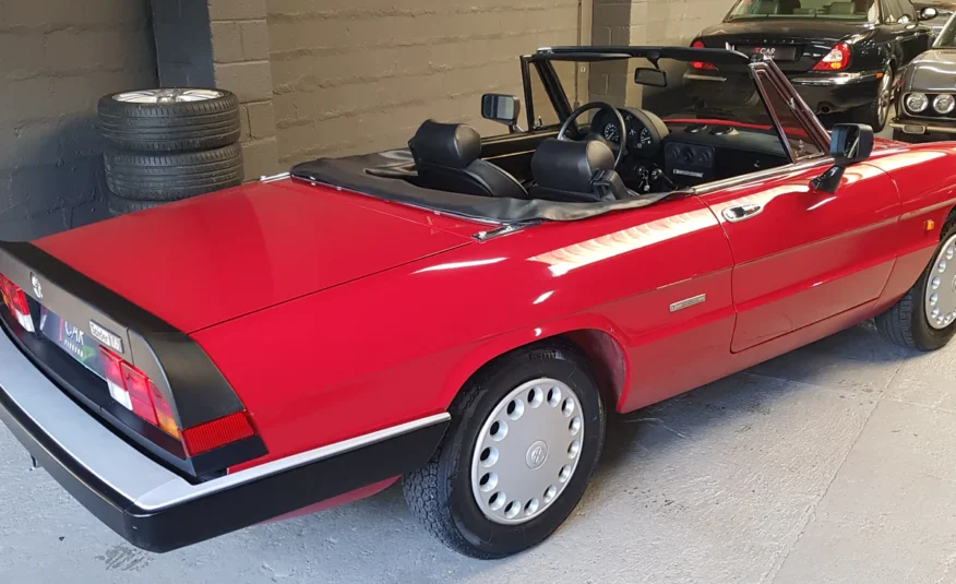 Alfa Romeo Spider Duetto