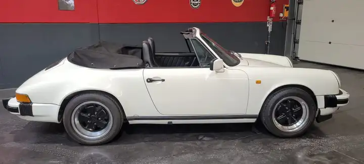 Porsche 911 Carrera Cabriolet