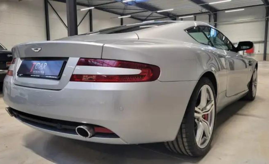 Aston Martin DB9